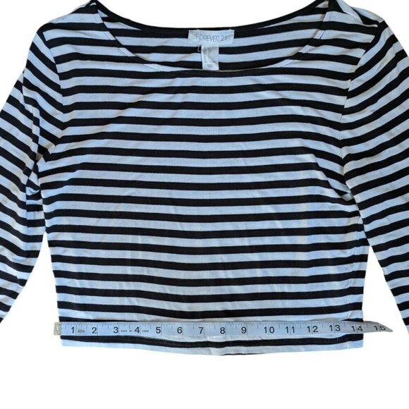 Forever 21 Black and White Striped Cropped Top with 3/4 Sleeves Women Size Large - Picture 7 of 10